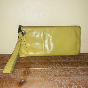 hobo vida wristlet